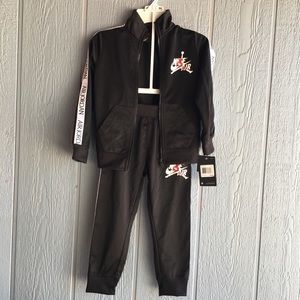 Nike Air Jordan Boys 2-pc Tacksuit Set